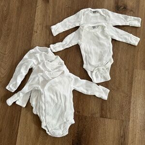 8 White Long Sleeve Preemie Baby Onsies- Never Worn!